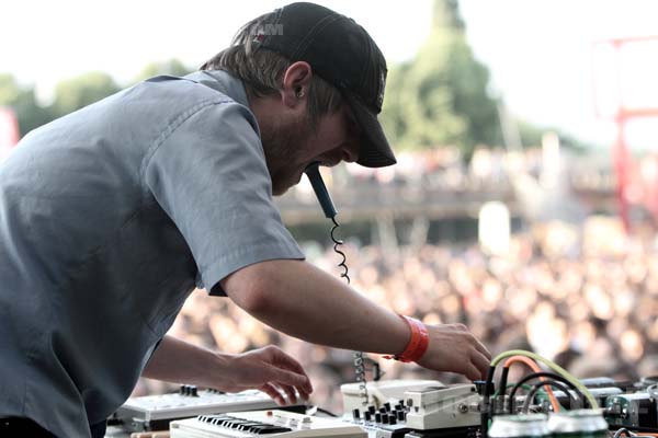 FUCK BUTTONS - 2010-06-06 - PARIS - Parc de la Villette - 